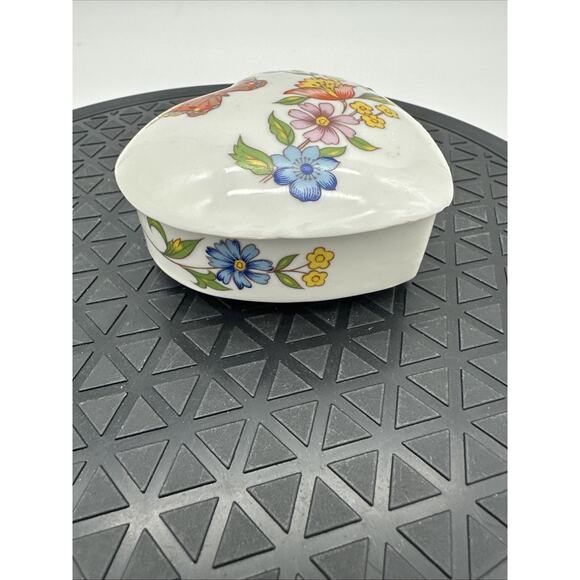 Heart shape Prestige floral trinket box ceramic 1980 Taiwan - Picture 2 of 7